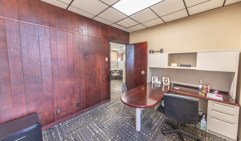 More Photos Of 23 Briercroft Office Park, Lubbock Office For Lease