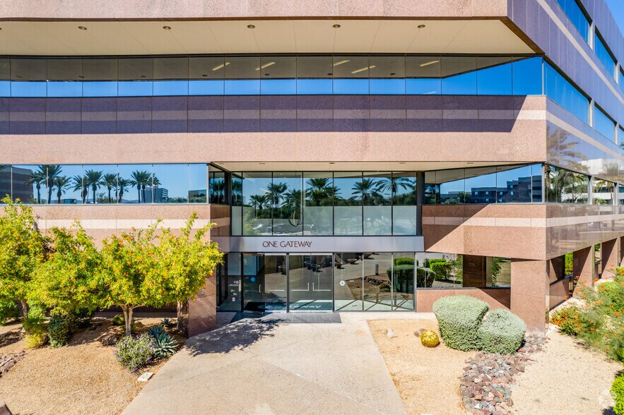 More Photos Of 426 N 44th St, Phoenix Office For Lease