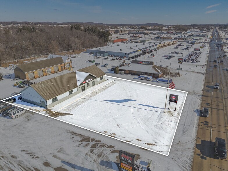 More Photos Of 1375 E Main St, Reedsburg Freestanding For Lease