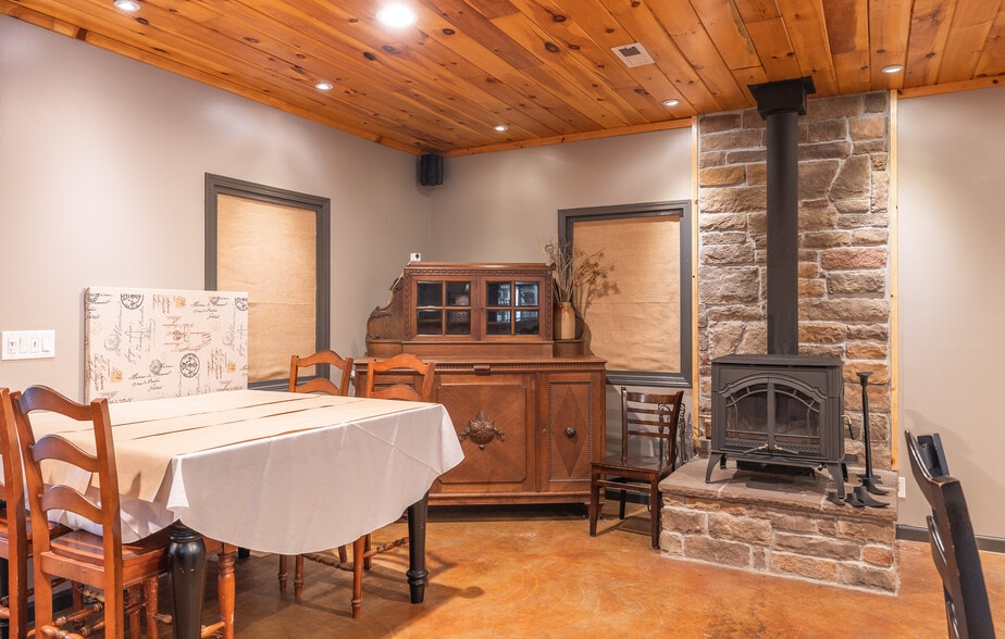 More Photos Of 5870 Old 66, Leasburg Winery Vineyard For Sale