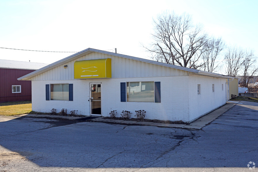 Primary Photo Of 900 50th St, Marion Office For Lease