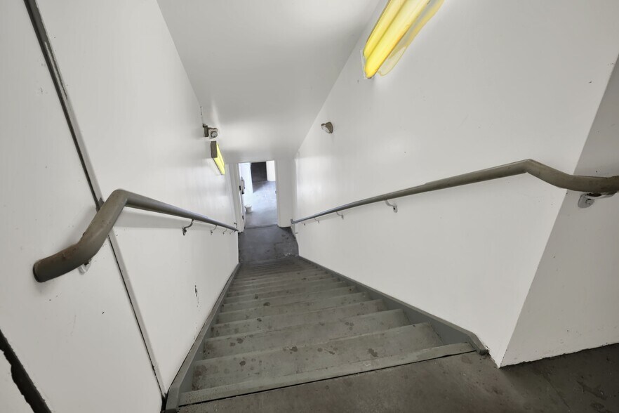 More Photos Of 917 NW 31st Ave, Pompano Beach Service For Sale