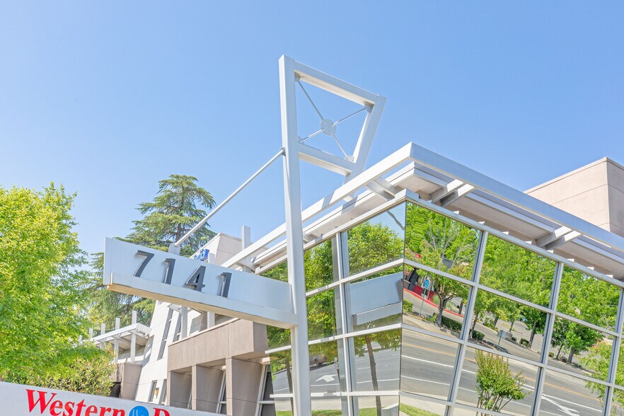 More Photos Of 7141 Fair Oaks Blvd, Carmichael Medical For Sale