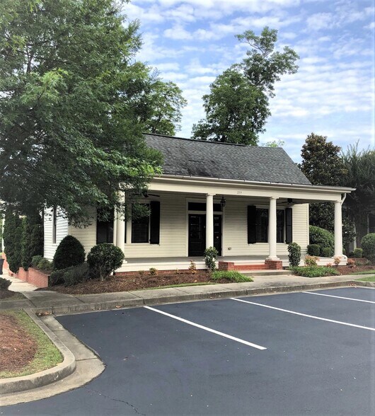 More Photos Of 235 S Glynn St, Fayetteville Office For Lease