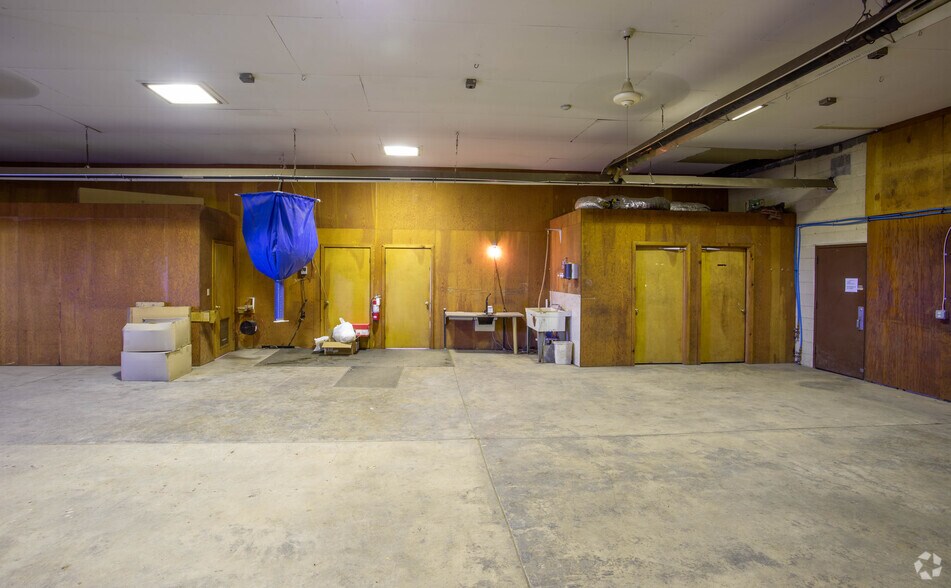 More Photos Of 37 Colonel Lindbergh Ln, Moscow Airport For Sale