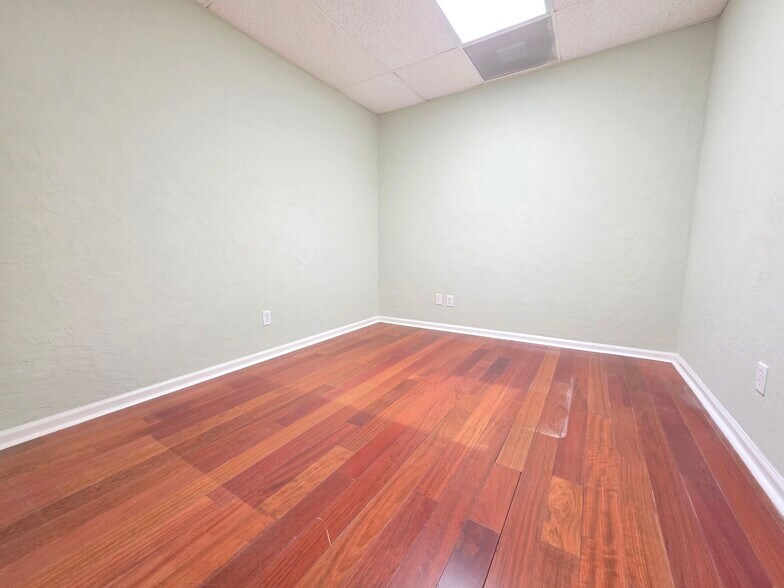 More Photos Of 163 Bluffton Rd, Bluffton Unknown For Lease
