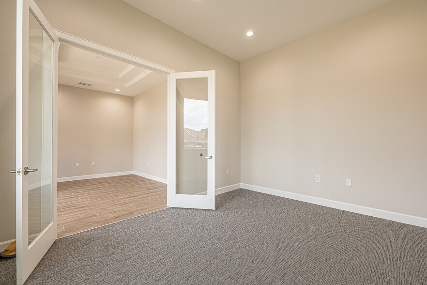 More Photos Of 4220 Cartwright Rd, Missouri City Medical For Sale