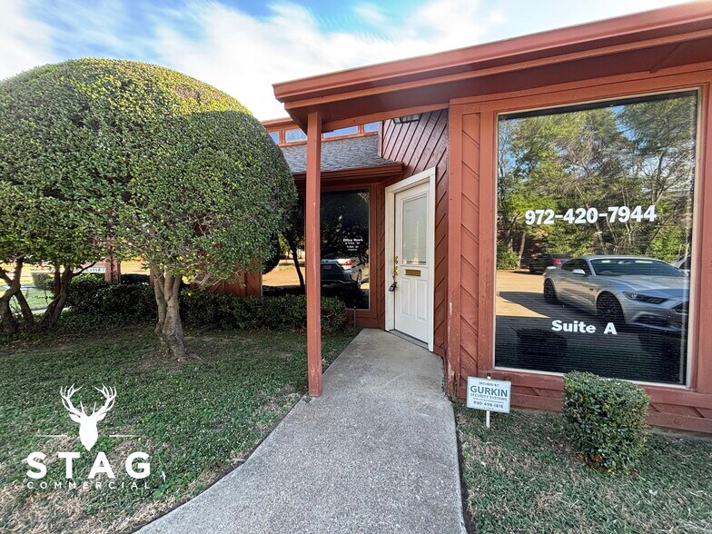 More Photos Of 376 W Main St, Lewisville Medical For Sale