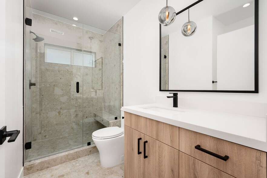 More Photos Of 726 Robinson St, Los Angeles Apartments For Sale