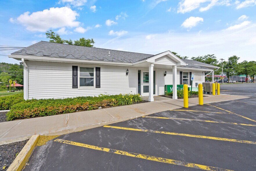 More Photos Of 7 Main St, Camden Bank For Sale