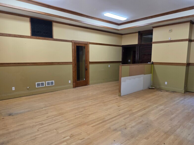 More Photos Of 1319-1321 Emerson St, Evanston Office For Lease