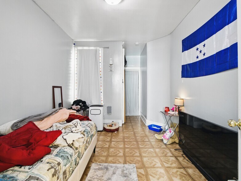 More Photos Of 904 Bergenline Ave, Union City Apartments For Sale