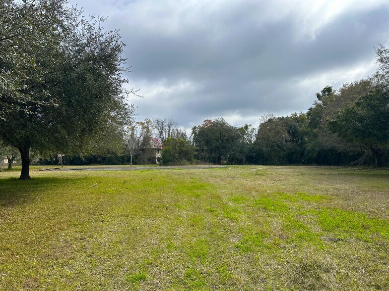 More Photos Of 2335 N Davis St, Jacksonville Religious Facility For Sale