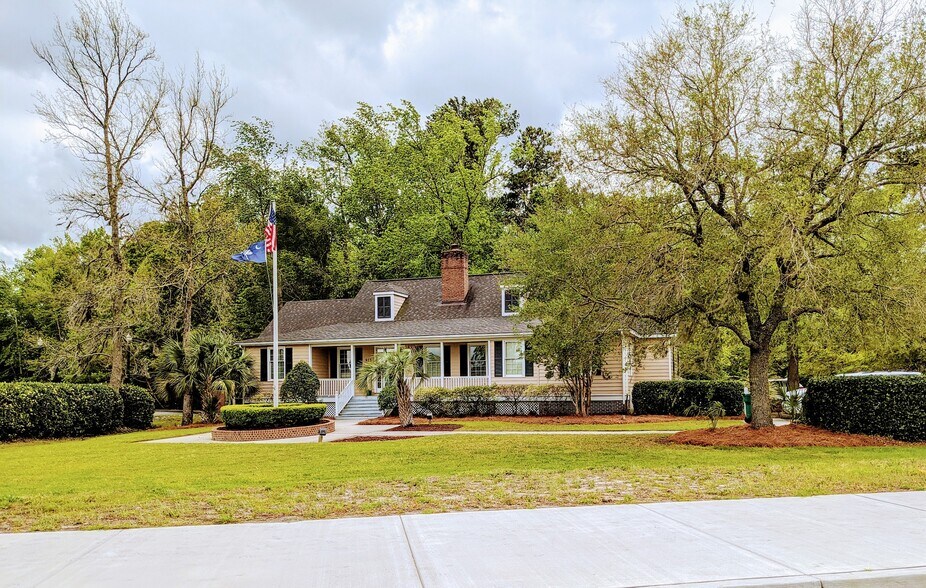 More Photos Of 955 Riverwood Dr, Murrells Inlet Office For Lease