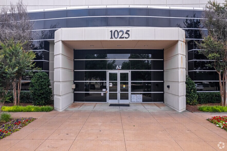 More Photos Of 1025 S Central Expy, Allen Office For Lease