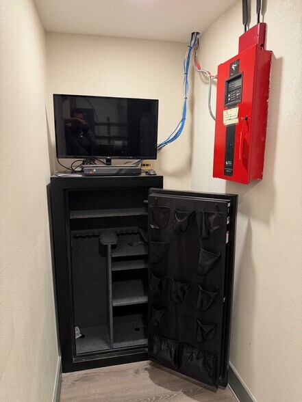 More Photos Of 6939 Power Inn Rd, Sacramento Warehouse For Sale