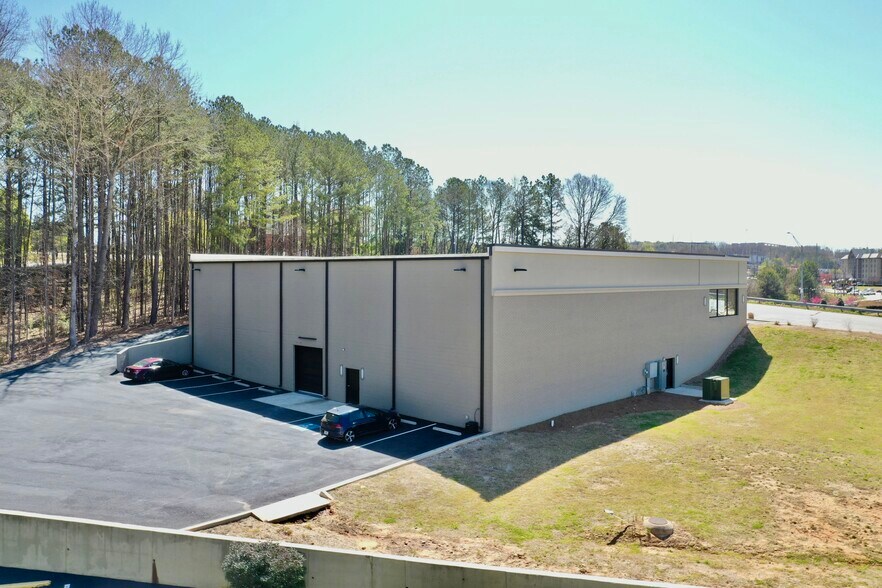 More Photos Of 1120 N Blairs Bridge Rd, Lithia Springs Showroom For Sale