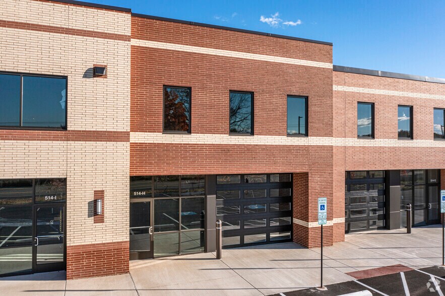 More Photos Of 514 Lansdowne Rd, Fredericksburg Flex For Lease