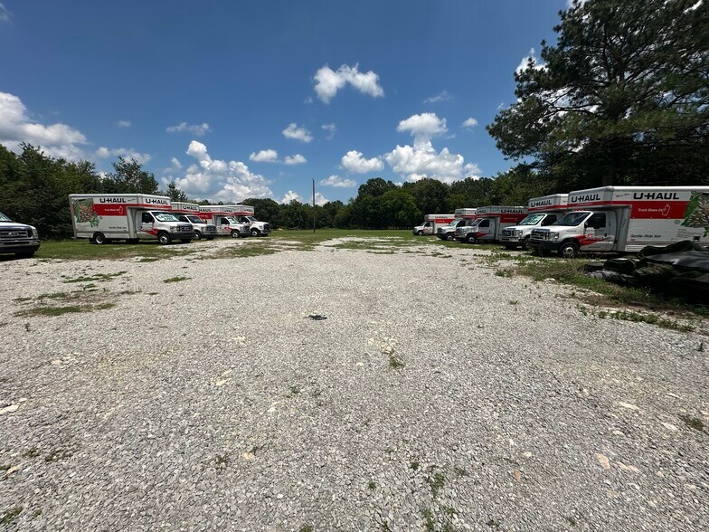 More Photos Of 9195 US-431, Owens Cross Roads General Retail For Sale