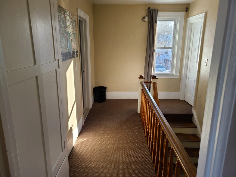 More Photos Of 614 E Broadway St, Mount Pleasant Coworking Space