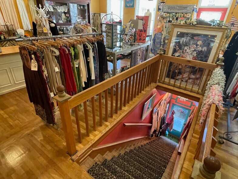More Photos Of 84 Spring St, Eureka Springs Storefront Retail Residential For Sale