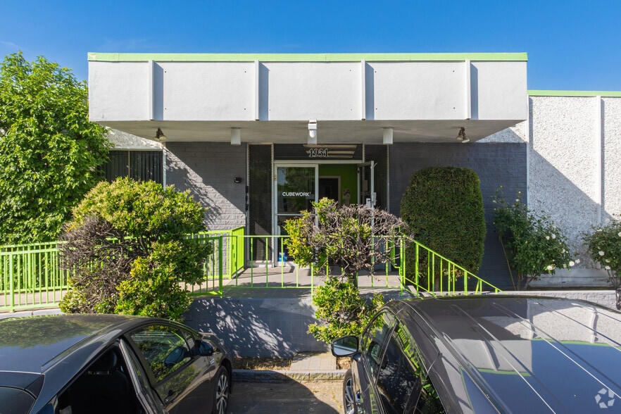 More Photos Of 1931 G St, Fresno Warehouse For Lease