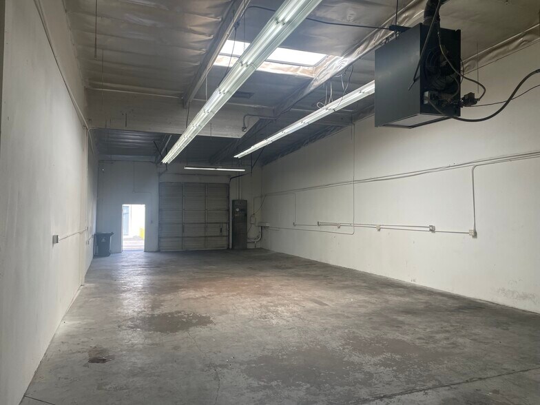 More Photos Of 3615-3633 W Warner Ave, Santa Ana Warehouse For Lease