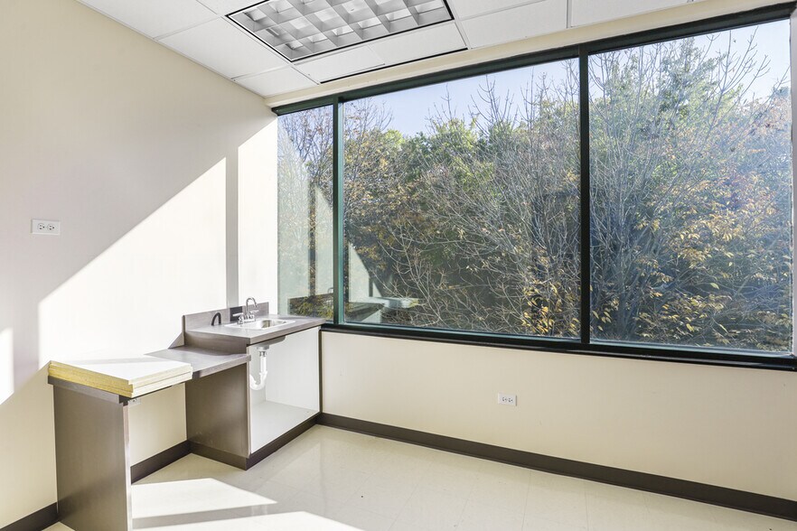 More Photos Of 14489 John Humphrey Dr, Orland Park Medical For Sale