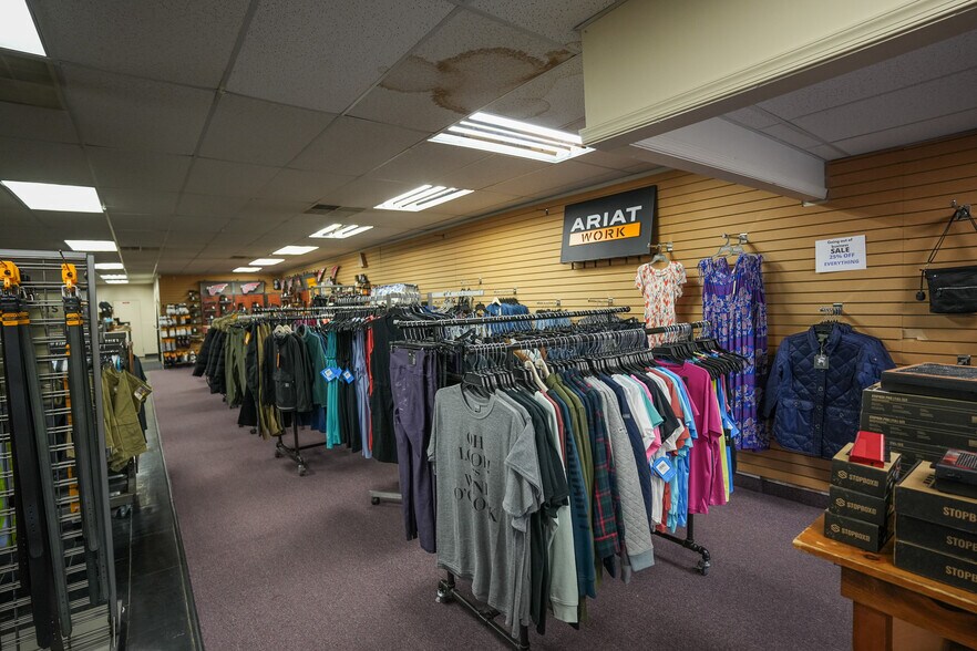 More Photos Of 418 Delaware Ave, Palmerton Storefront For Sale