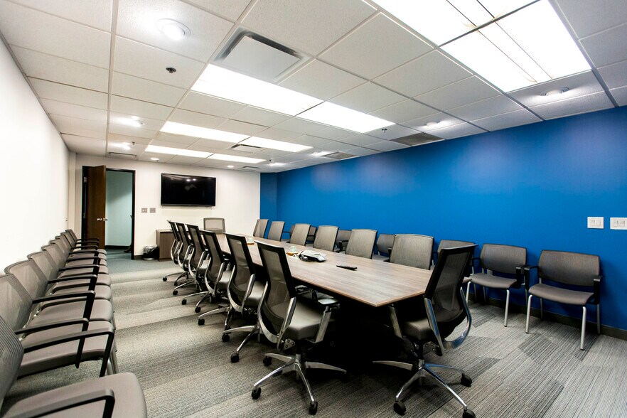 More Photos Of 28400 Northwestern Hwy, Southfield Office For Sale