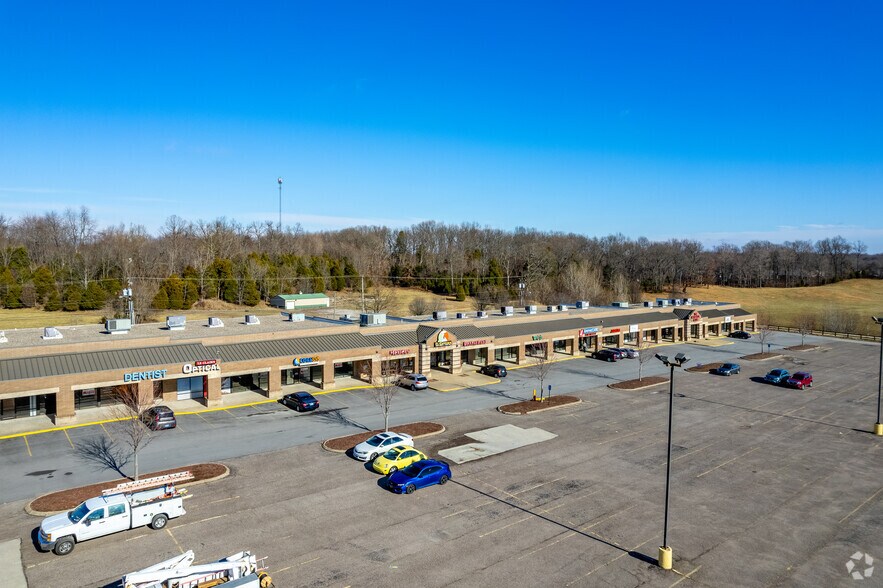 137205 E Lincoln Trail Blvd, Radcliff, KY 40160 For Lease