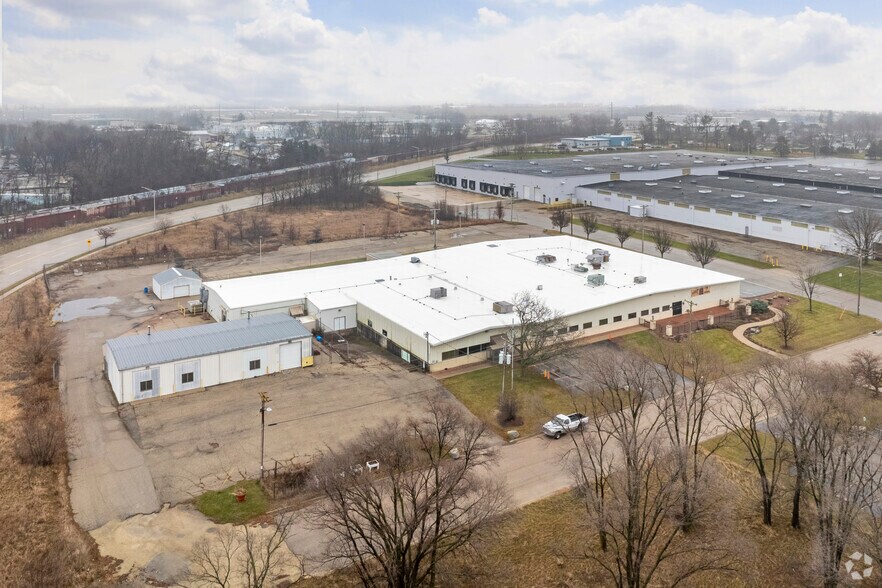 Primary Photo Of 1741 Adel St, Janesville Warehouse For Lease