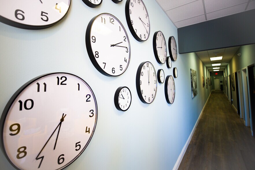More Photos Of 2121 S Hiawasee Rd, Orlando Coworking Space