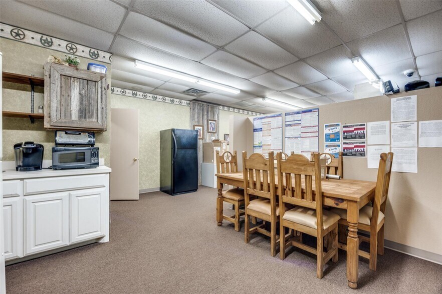 More Photos Of 103 Gene Autry dr, Tioga Flex For Lease