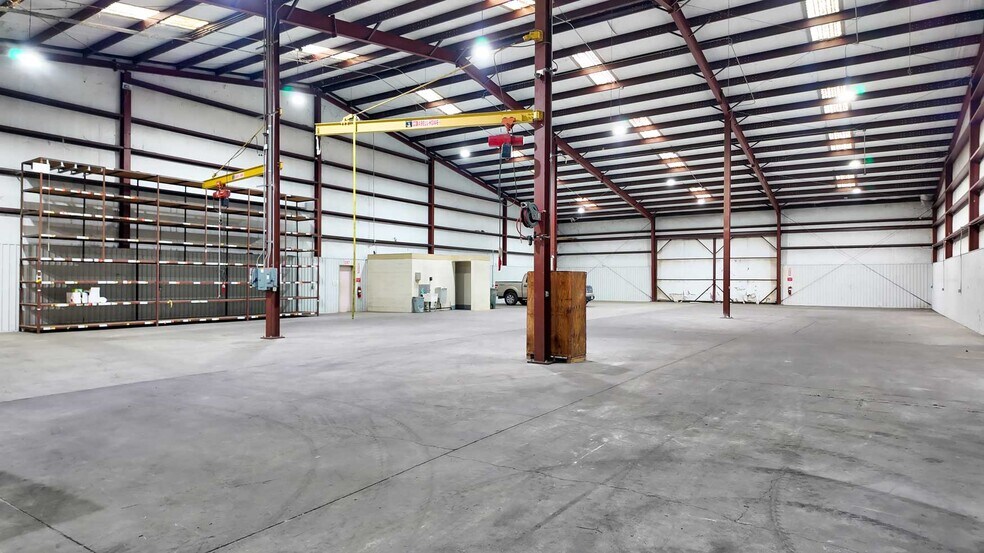 More Photos Of 11763 N Us-319, Thomasville Manufacturing For Sale