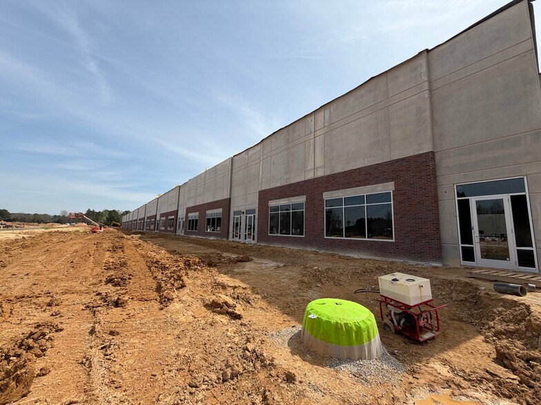 More Photos Of 1485 Goodwin Rd, Apex Unknown For Lease