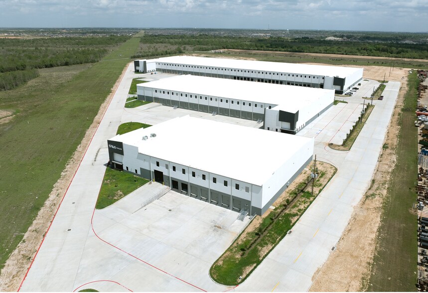 More Photos Of 1065 Heritage West Dr, Katy Warehouse For Sale