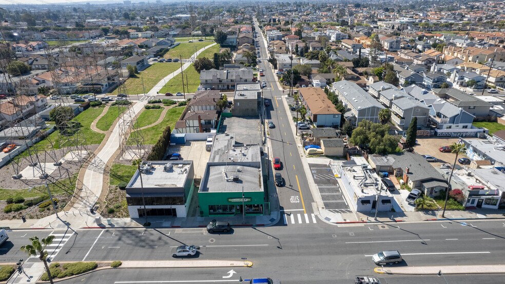 More Photos Of 2500 Artesia Blvd, Redondo Beach General Retail For Sale