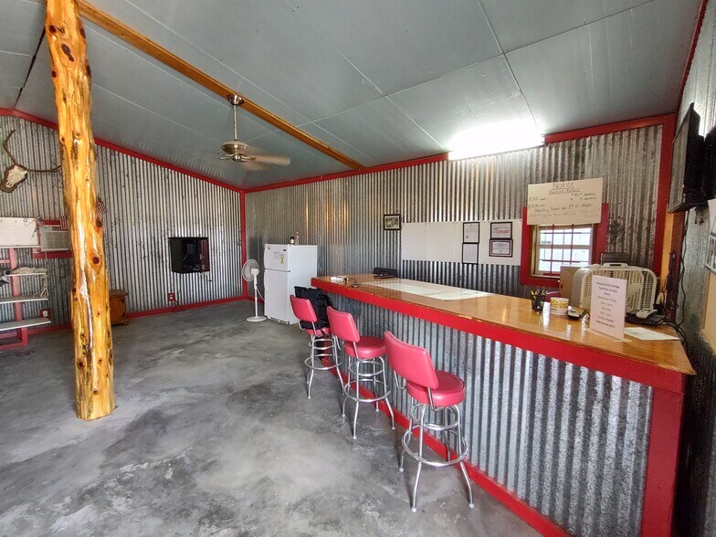 More Photos Of 108 Co 422 rd, Premont Self Storage For Lease