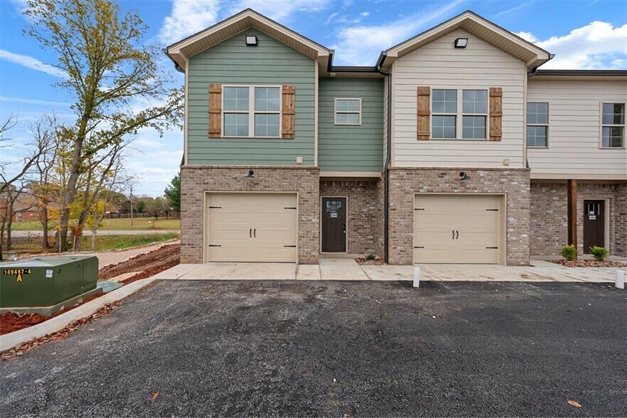More Photos Of 721 Plano Rd, Bowling Green Apartments For Sale