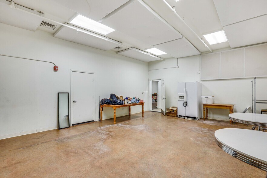 More Photos Of 201 N 4th St, Kingman Freestanding For Sale