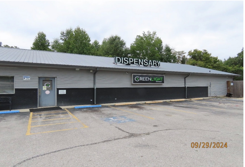 More Photos Of 2000 Martin Luther King Jr Dr, Helena Drugstore For Sale