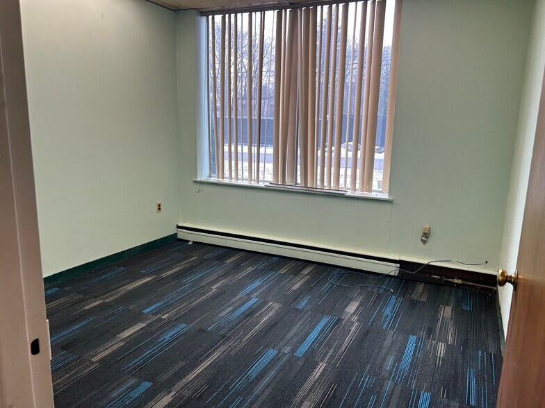 More Photos Of 5 Montesano Rd, Fairfield Warehouse For Lease