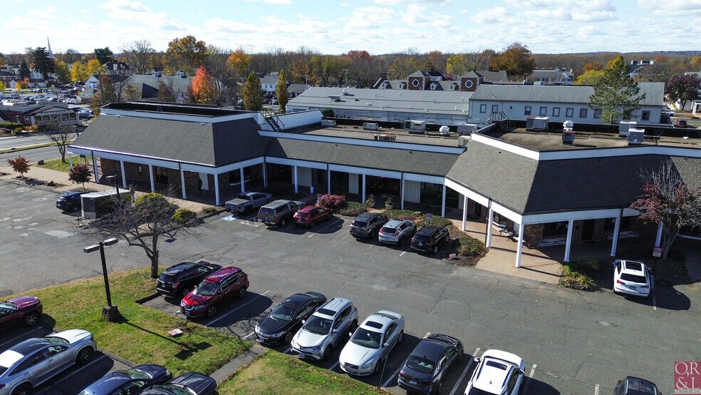 More Photos Of 30 Welles St, Glastonbury Storefront For Lease