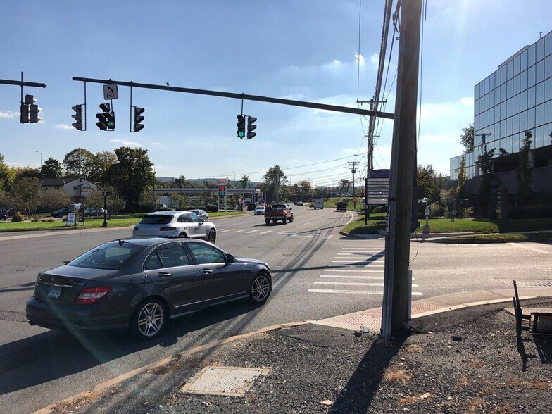 More Photos Of 2-4 Mill Ridge Rd, Danbury Freestanding For Lease