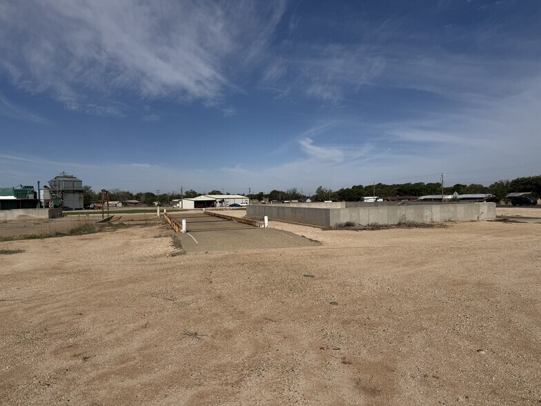 More Photos Of , Lamesa Industrial For Sale