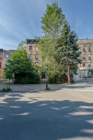 More Photos Of 554 Eastern Pky, Brooklyn Apartments For Sale