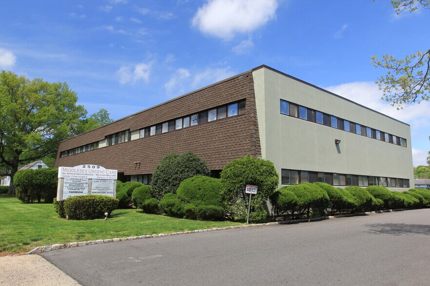 More Photos Of 2509 Park Ave, South Plainfield Office For Lease
