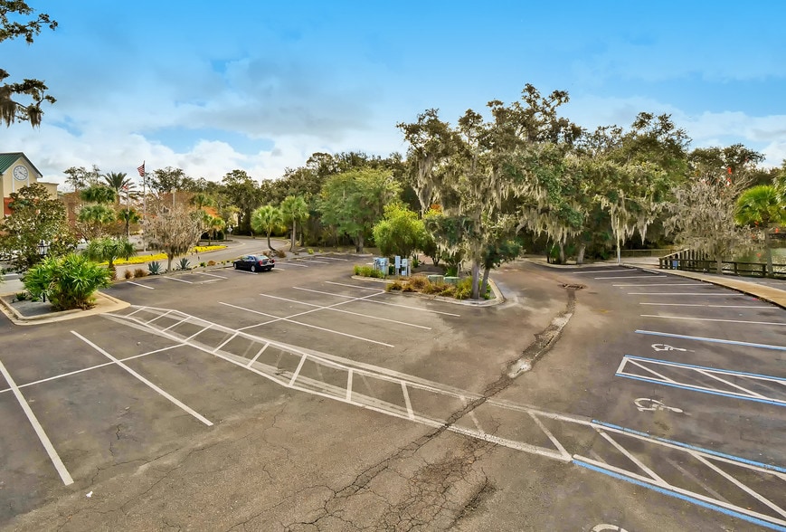 More Photos Of 960062 Gateway Blvd, Fernandina Beach Restaurant For Sale