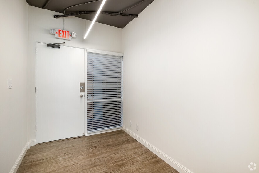 More Photos Of 520 S Sepulveda Blvd, Los Angeles Office For Lease
